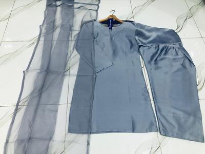 3 Pcs Women's Stitched Plain Suit - Raangli